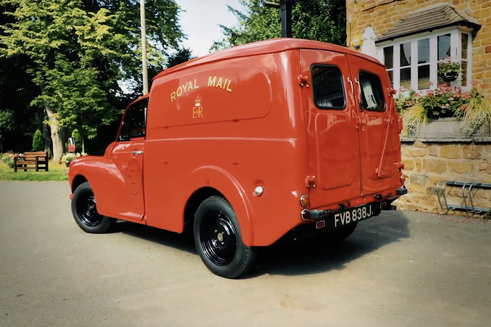 Handmade-Morris-Minor-battery-for-Quest-TV-8